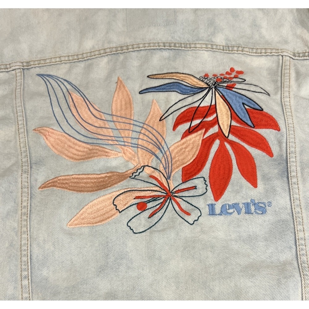 Levis Ex-Boyfriend Embroidered Floral Denim Light Wash Trucker Jacket Size XL - Picture 11 of 11